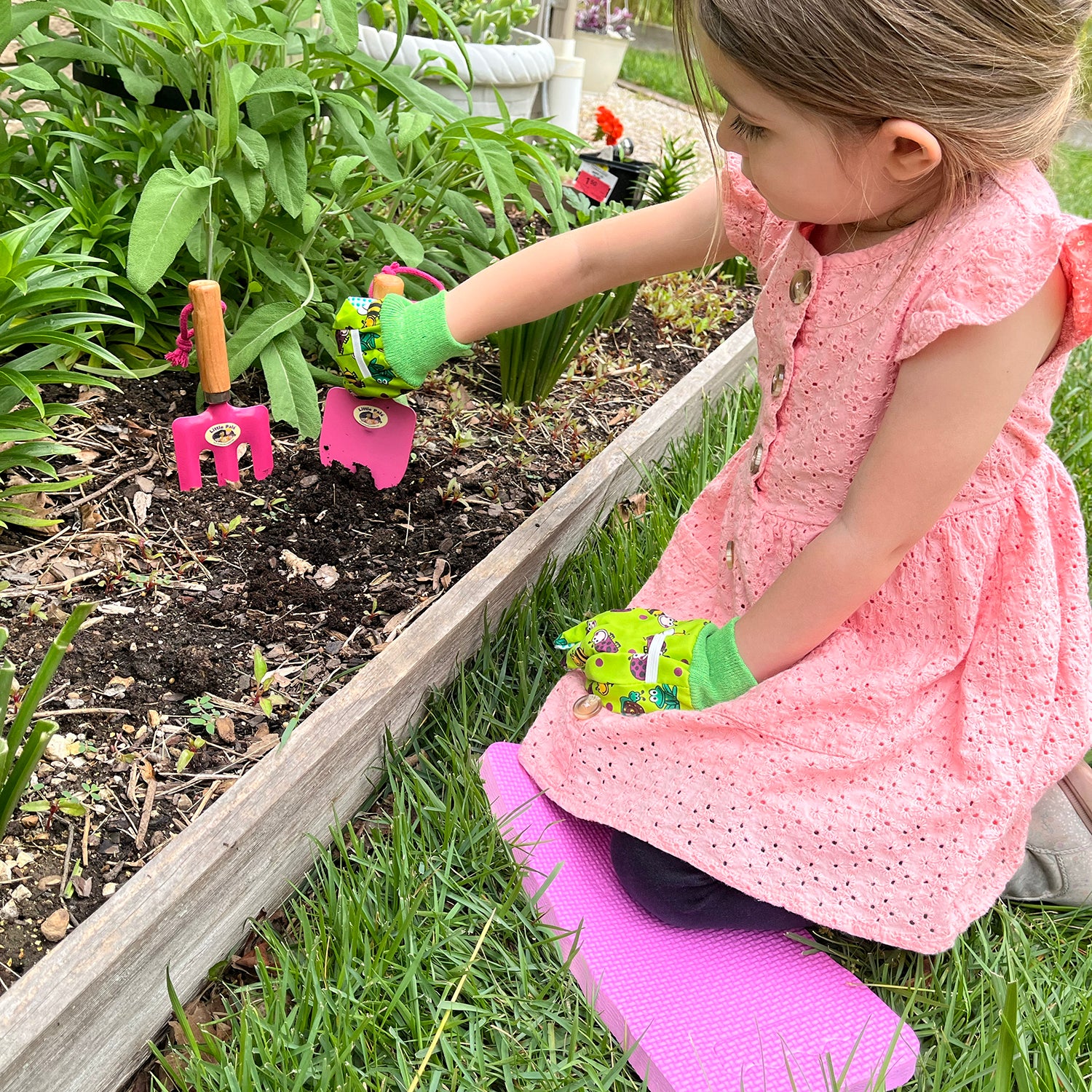 Little Pals Pink Activity Kit