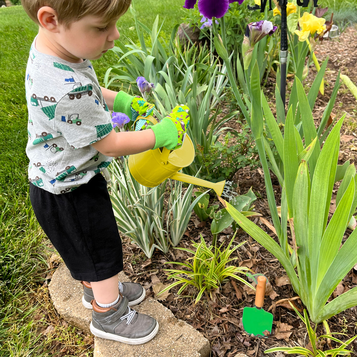 Little Pals Yellow Watering Can Kit