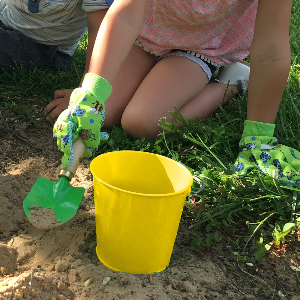 Little Pals Yellow Bucket Kit